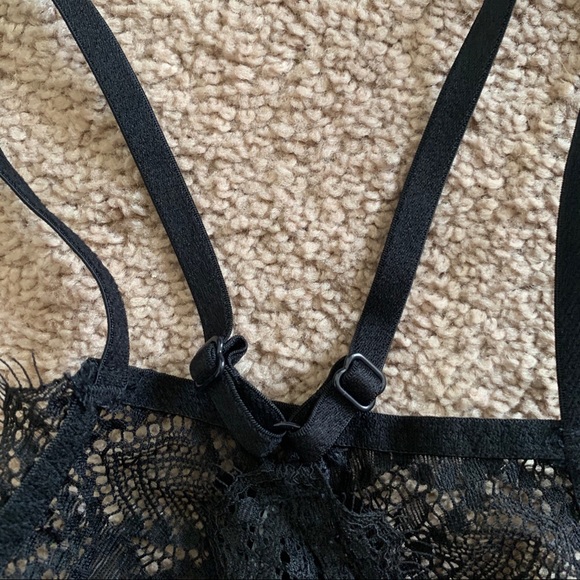 Victoria Secret Pullover Bra - Picture 5 of 7